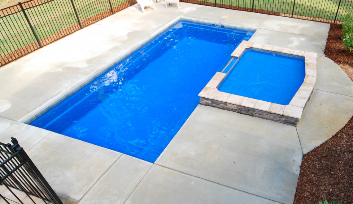 Leisurepools Reflektion 3,8×7-10m, 1,28-1,84m dybde