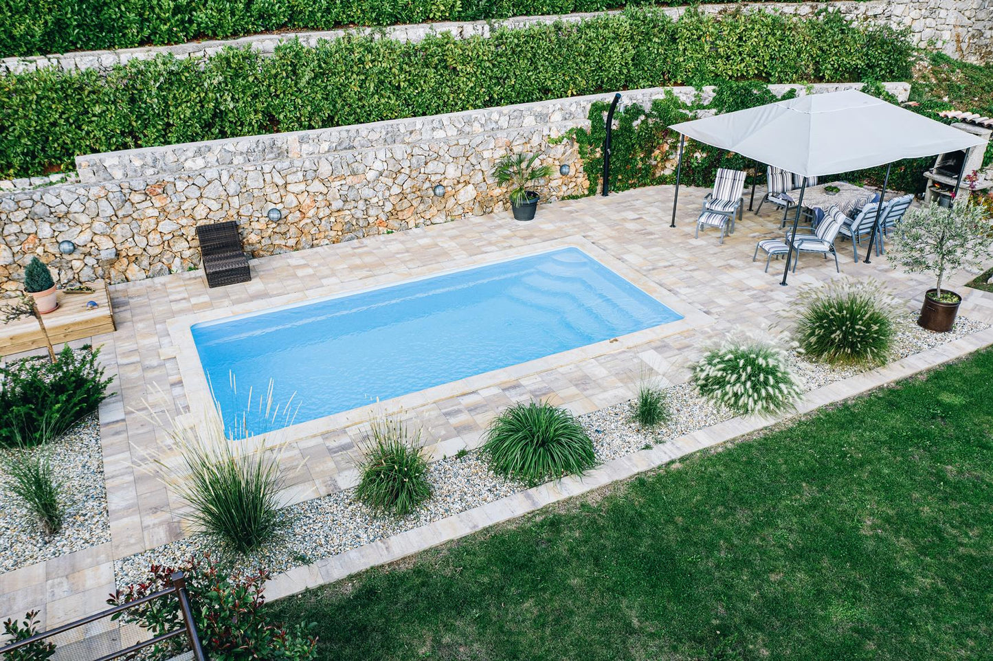 Glasfiberpool Aruba 700 7,20m x 3,70m x 1,50m