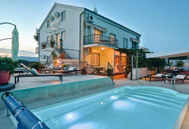 Glasfiberpool Aves 705 7,05 m x 3,20 m x 1,55 m