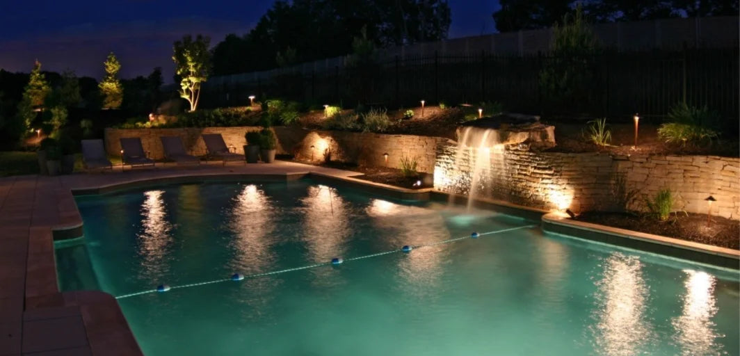 Hvilken betydning har poolbelysning for poolen?