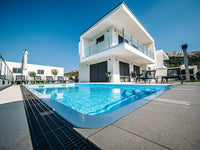 Glasfiberpool Aruba 800 8,20m x 3,70m x 1,50m